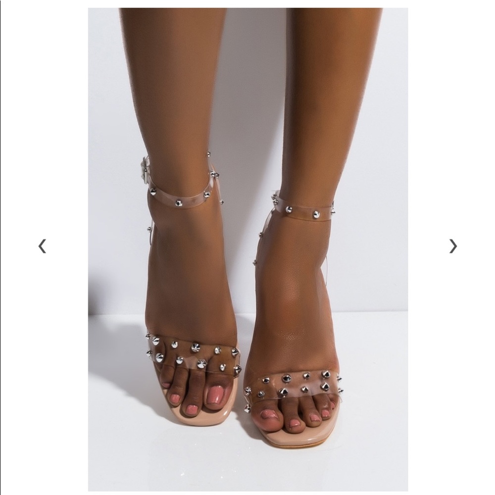 SOLDDD!! studded heels